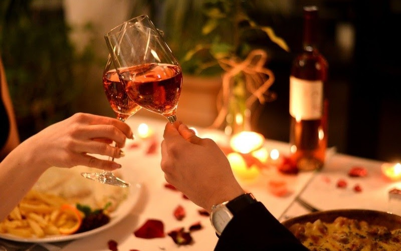 15 món quà tặng bạn đời ngày kỷ niệm cưới ý nghĩa nhất