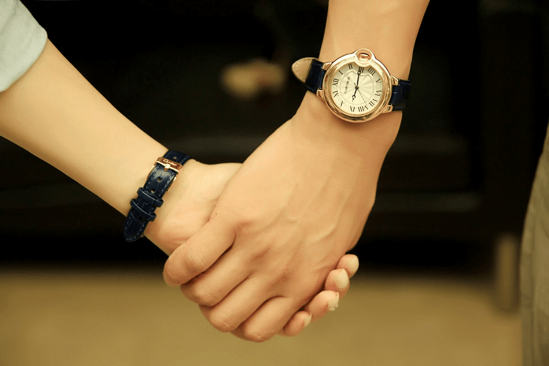 đồng hồ đeo tay đôi, quà tặng bạn đời ngày kỷ niệm cưới