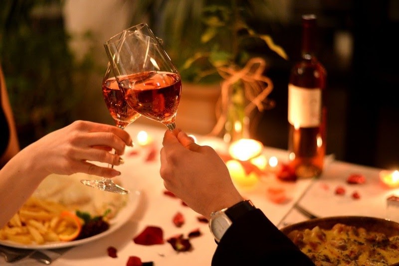 Đi nhậu, đi bar cùng nhau